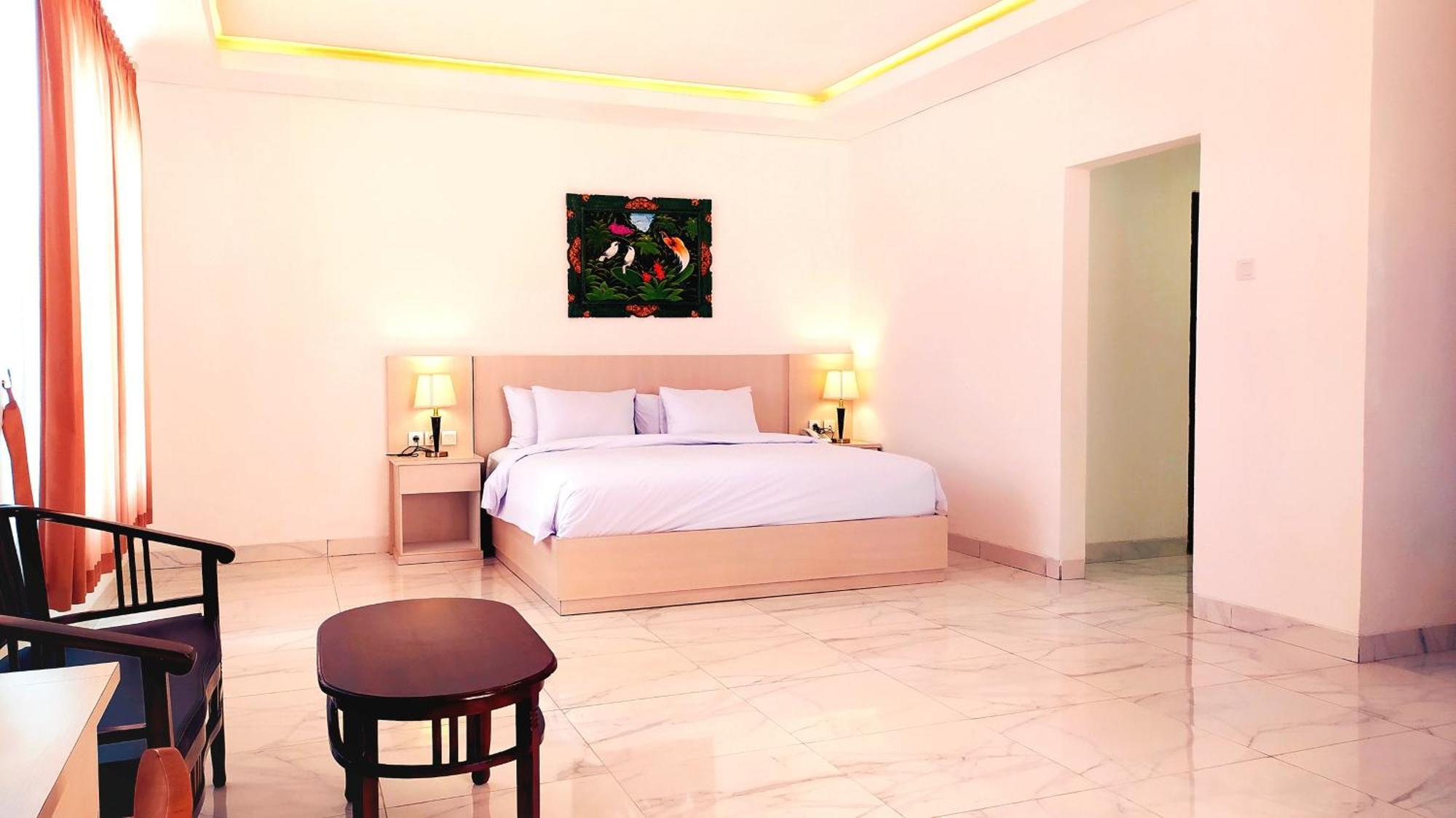 Puri Lovina Hotel Exterior photo