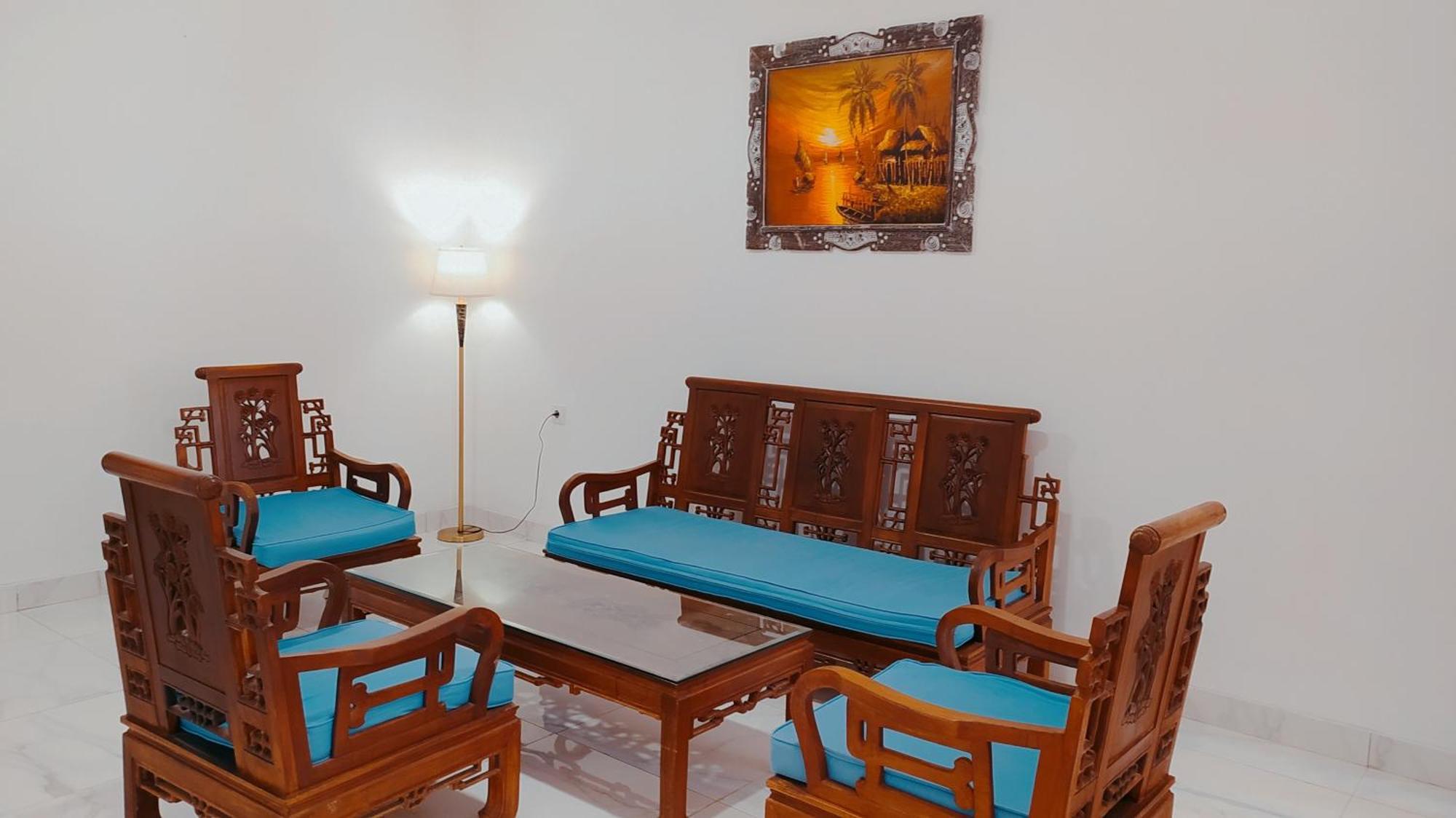 Puri Lovina Hotel Exterior photo