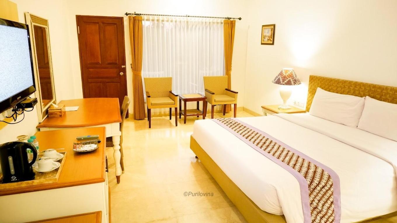 Puri Lovina Hotel Exterior photo