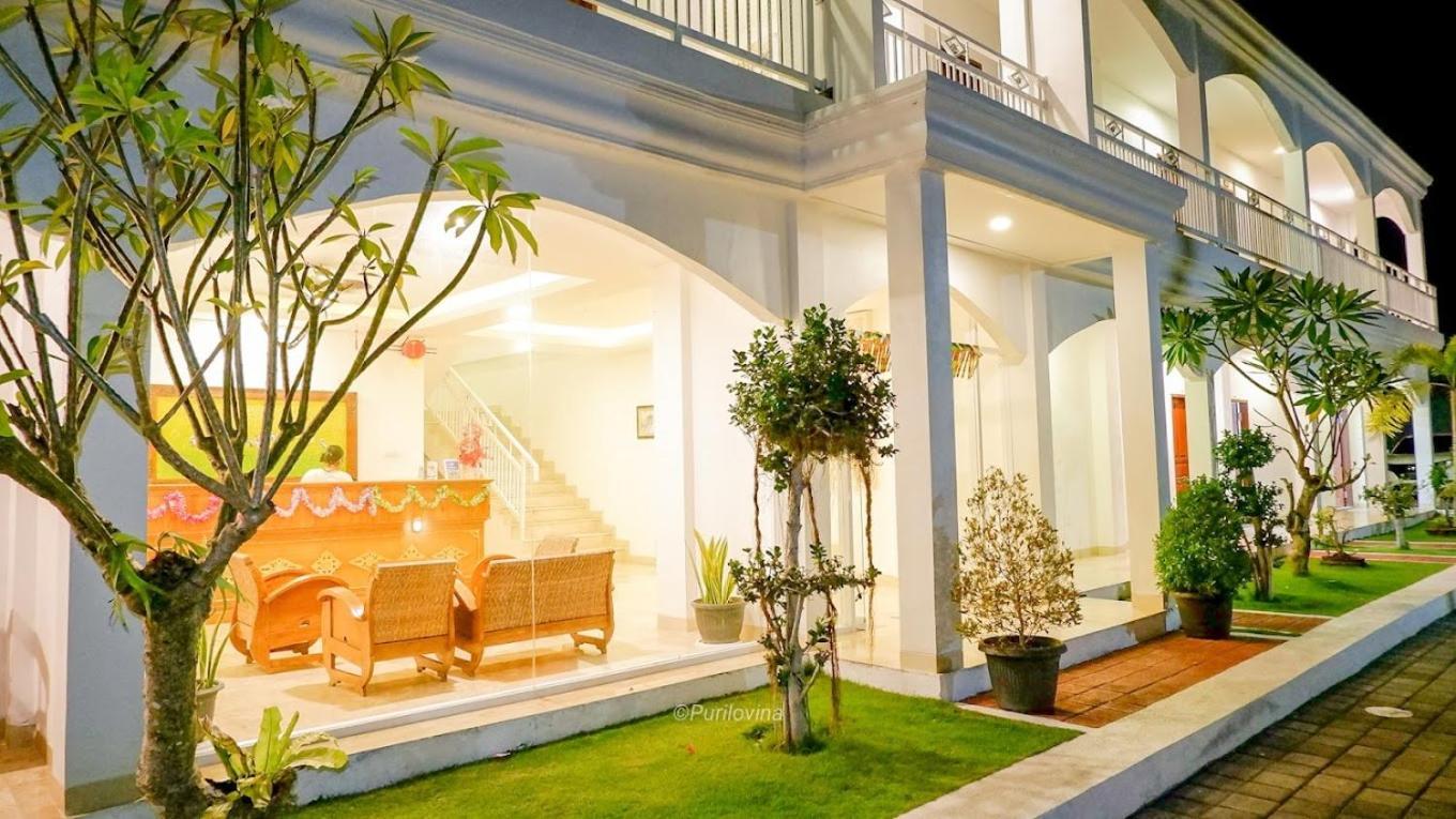 Puri Lovina Hotel Exterior photo